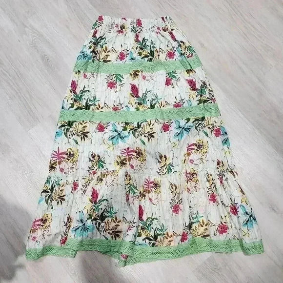 NWT Kitsch & Pop Barok Paris Women's Floral Crop Top & Skirt Multicolor Small - Picture 8 of 14